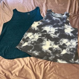 LAST DROP🤑Bundle of Old Navy tank tops